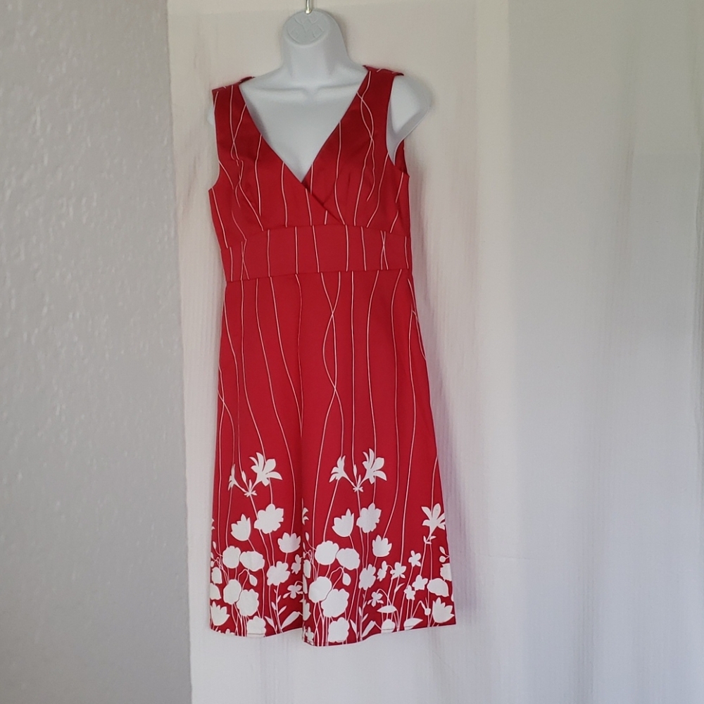 Dress - Picture 2 of 9